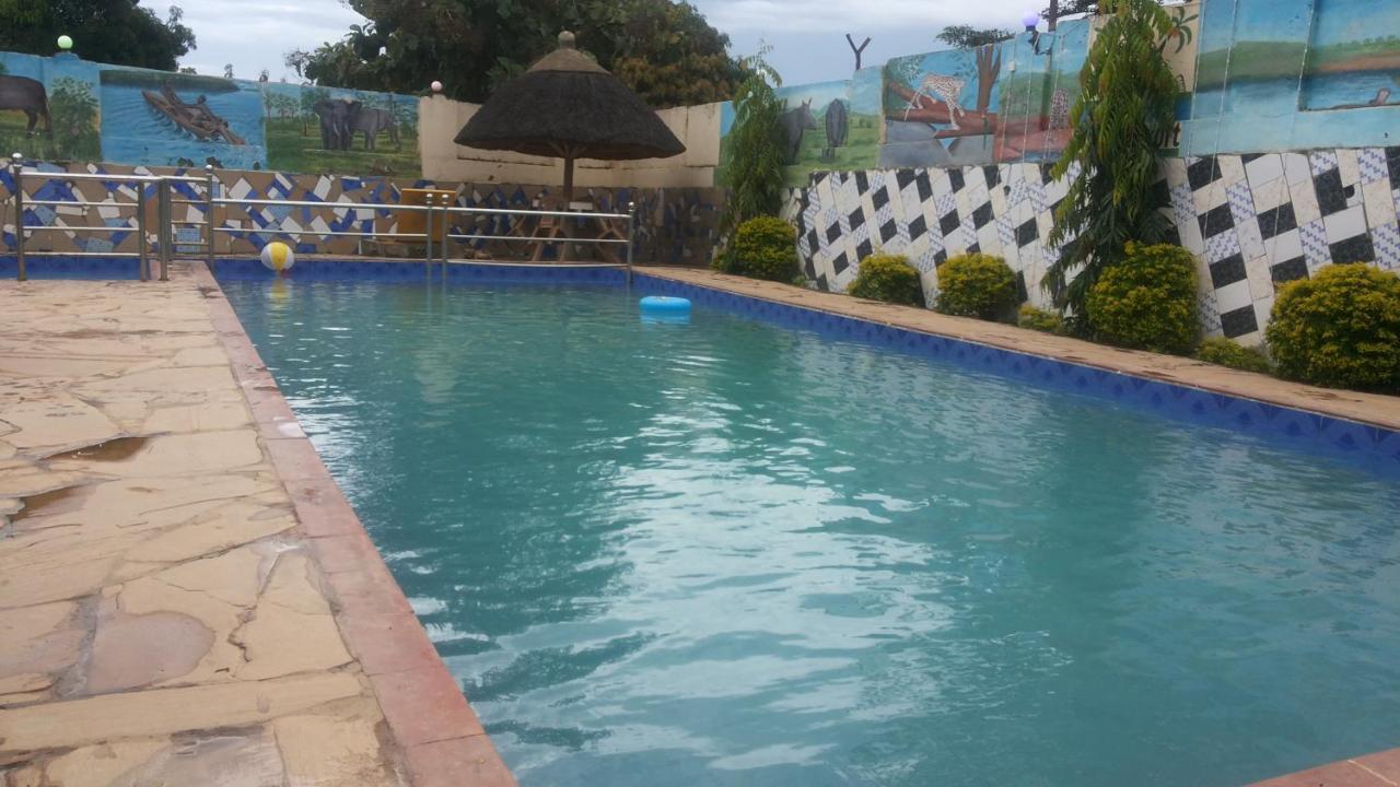 Dubai Resort Hotel Adjumani Dış mekan fotoğraf